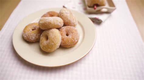 Resepi donut lembut dari pagi sampai esok! RESEPI DONUT GEBU DAN LEMBUT GUNA 1 BAHAN ASLI - YouTube