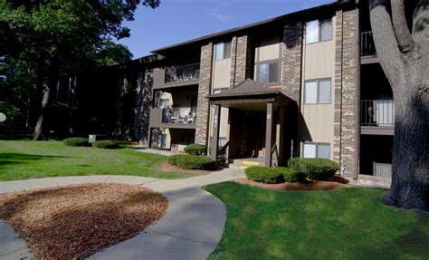 Lake Forest Apartments | Apartment and Community Amenities