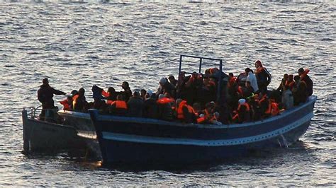 Italy Rescues 600 Migrants In Two Boats Sbs News