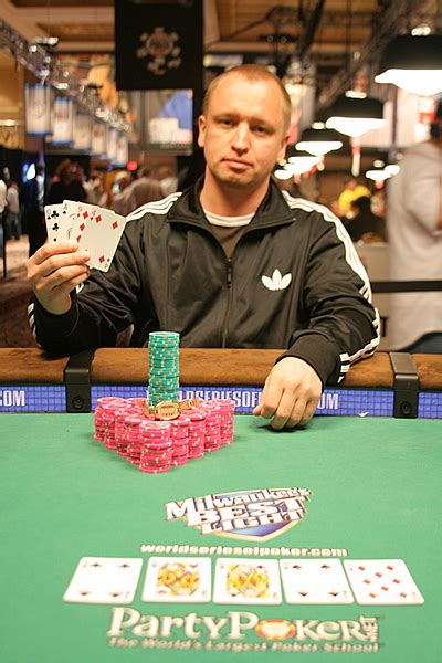 Guide complet pour les débutants en Pot-Limit Omaha The game basics and strategies for how to play omaha poker shown here are those generally agreed to.