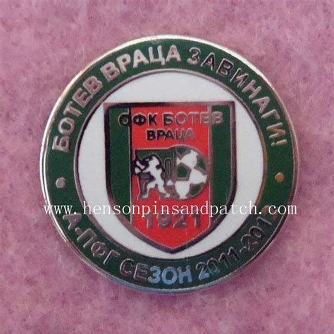 Customized Metal Imitation Hard Enamel Football Club Pin Badge In