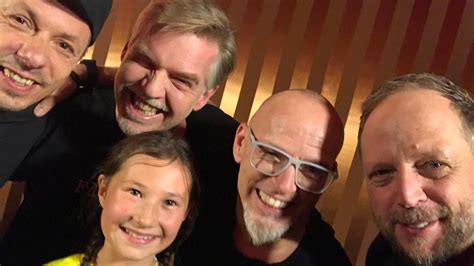 Dans un premier temps, l'entreprise a choisi une option. logo!-Bildergalerie: Kinderreporter treffen Promis - ZDFtivi