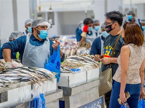 Dubais Waterfront Market Lures Seafood Lovers News Photos Gulf News