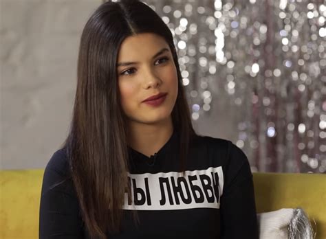 Michelle andrade — хватит свистеть 03:18. Мишель Андраде впервые рассказала о бойфренде, с которым встречалась 5 лет - LeMonade
