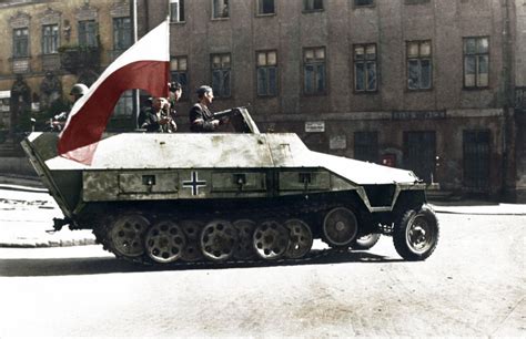 30 Incredible Vintage Photos Of Warsaw Uprising Have Been Brought To Life After Colorized