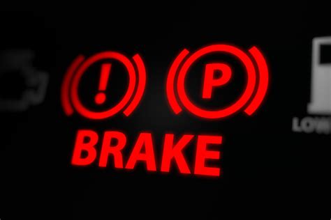 Braking It Down Brake Fluid Leak Symptoms And Repair Cost Auto Quarterly