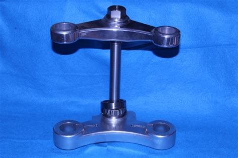 1936 norton model 55 fitted with 1952 es2 490cc / 500 special, early girder fork bike. Norton Fork Yokes 7 inch take Roadholder Forks N7-set ...