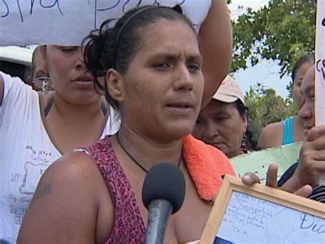 Bella Vista Woman Laid To Rest The Community Protests Her