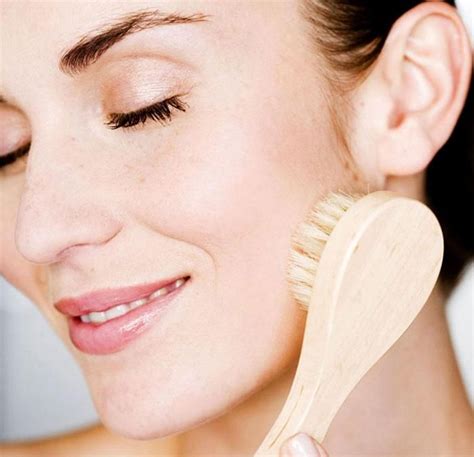 Dry Brushing Your Face Complete Guide Updated Dry Brushing