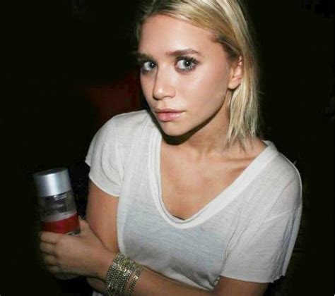 21 Rare Olsen Twin Photos Youve Probably Never Seen Before Ashley Olsen Style Ashley Olsen
