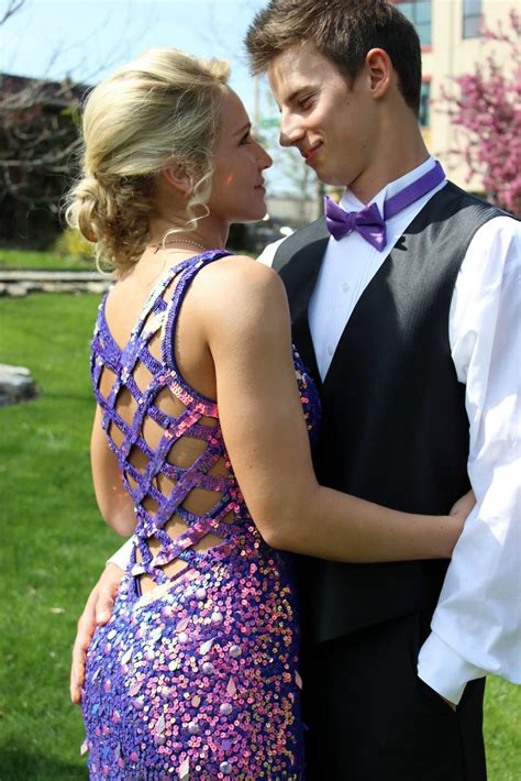 Couples Love Young Love Young Couples Outdoor Prom Dance