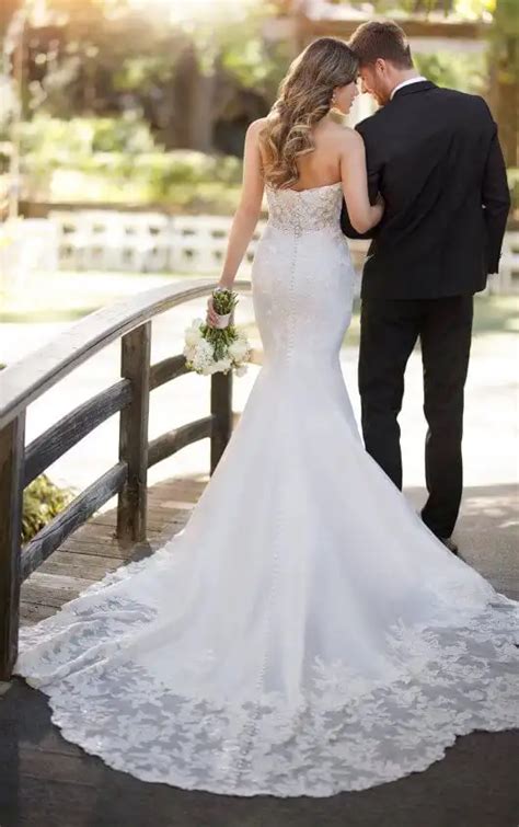 Strapless Sweetheart Mermaid Wedding Dress With Asymmetrical Lace
