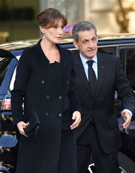 Carla Bruni Sa Tendre Photo De Nicolas Sarkozy En Peignoir Pour Son Anniversaire Elle