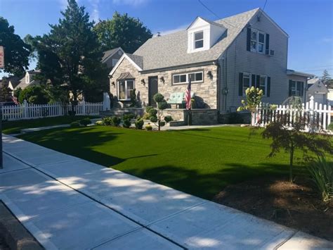 People stop to look at the lawn and touch it constantly. Synthetic Turf Wantagh NY | Elite Synthetic Surfaces