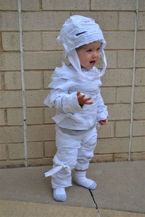 How To Make An Easy No Sew Childs Mummy Costume Halloween Costumes