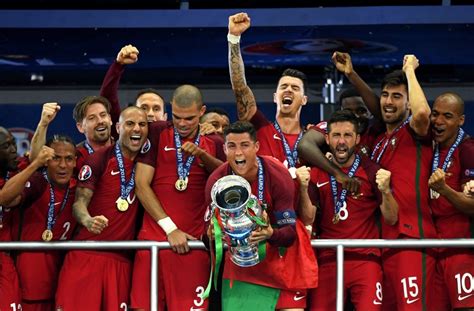 Fußball Em 2016 Eder Macht Portugal Zum Europameister Fußball