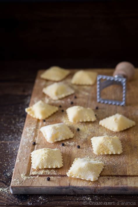 Ravioli Cacio E Pepe Ricetta Pasta Fresca