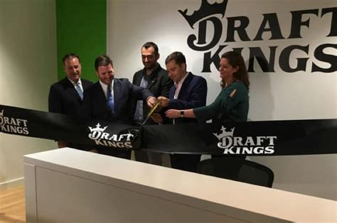Online sports betting went live later in the summer of 2020, and for now, accounts can be created from anywhere in the state. DraftKings: Live Soon For Illinois Sports Betting After ...
