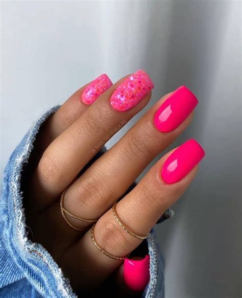 10 Bright Neon Pink Nails Design To Recreateemerlyn Closet Pink