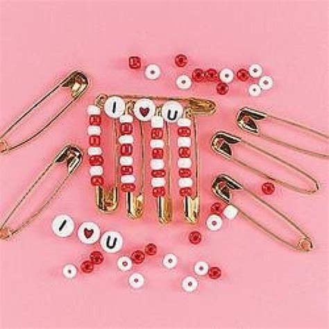 Image Result For Safety Pin Art Safety Pin Art Safety Pin Crafts Safety Pin Brooch Safety Pin