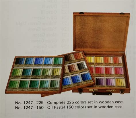 Holbein Artists Oil Pastels Hobbies And Toys Stationery And Craft Craft