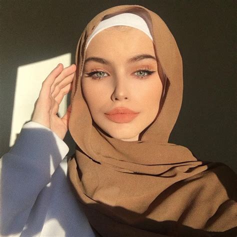 pin by luxyhijab on hijabis makeup looks مكياج المحجبات hijab fashion hijab makeup street