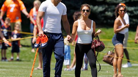 Jets Eric Decker And Wife Jessie Tackle Bullying In Schools