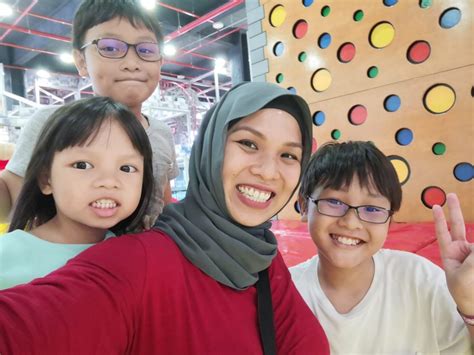 Set opposite the international putra world trade centre. The Parenthood Playground At Sunway Putra Mall Review ...