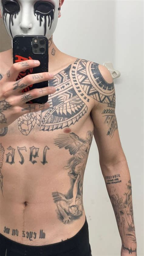 Strangehuman vía instagram en Poses bonitas Ideas para tomarte fotos Tattoos para hombre