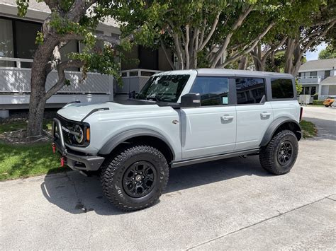 California 2022 Bronco Wildtrack 4d Hardtop Cactus Gray 27