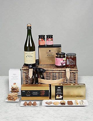 Christmas hampers for all recipients from gifts.ie gifts & hampers online for delivery in ireland. Image result for hamper photography | Luxury hampers, Hamper, Gift hampers