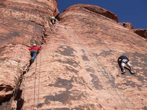 Intro To Outdoor Rock Climbing In Red Rocks Unlv Outdoor Adventures