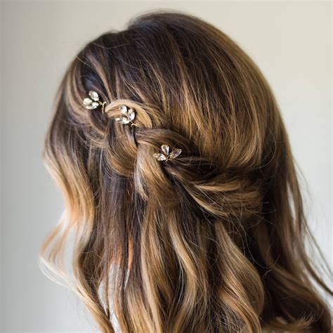18 beautiful bridal hair pins for every aesthetic bridal hair pins beautiful bridal hair