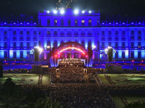 Schloss schönbrunn konzerte musik & wein. Das war das Sommernachtskonzert 2017 in Wien: Mythen ...