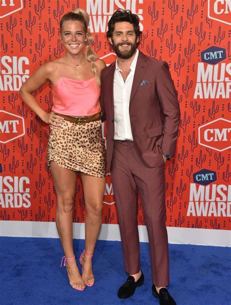 Thomas Rhett Hits Back At People Who Criticized His Wifes Cmt Outfit Abc News