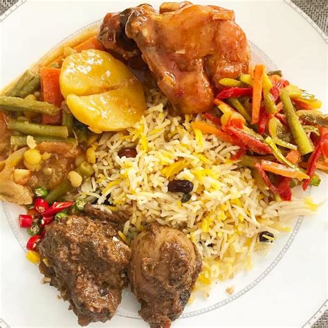 Nasi briyani adalah sejenis sajian nasi rempah dengan potongan daging kambing, sapi, maupun ayam. (Resepi : Video) Nasi Beriani Pakistan Sedap - Laman Qaseh