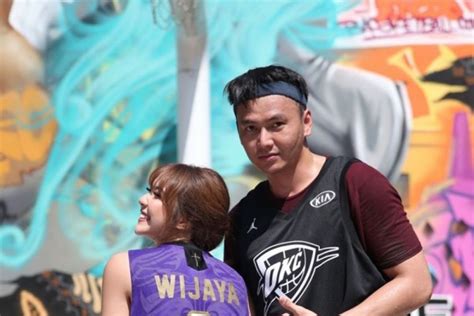 Detail tiktok indosiar 2020 mp3 dapat kamu nikmati dengan cara klik tombol download mp3 di bawah, dan untuk link download lagu tiktok indosiar 2020 ada di halaman selanjutnya. Wijin / Video Gisel Dan Wijin Main Tiktok Disentil Bukti ...