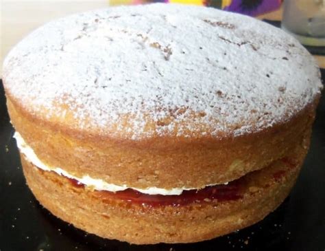 Recipe For A Traditional Victoria Sponge Cake Delishably Food And Drink