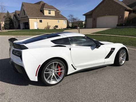 Screaming Of Power White Corvette Z06 With Black Accents White