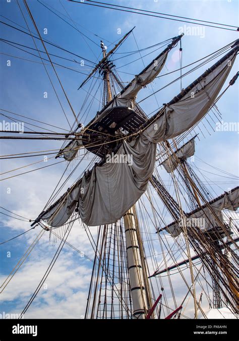 Tall Sailing Ship High Resolution Stock Photography And Images Alamy