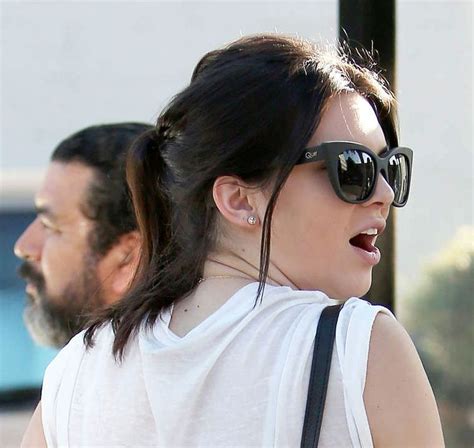 Top Model Kendall Jenner Wearing Modern Love Sunglasses By Quay