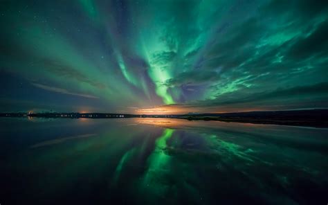 Aurora Over Lake Wallpapers Hd Wallpapers Id 13809