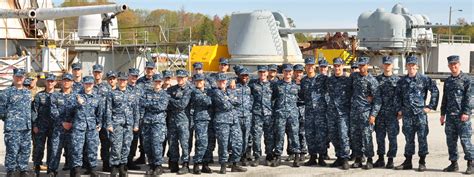 Us Naval Academy Midshipmen Visit Nswc Dahlgren Division Naval Sea