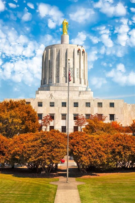 Salem Capitol Of Oregon At Night Stock Photo Image Of Civic