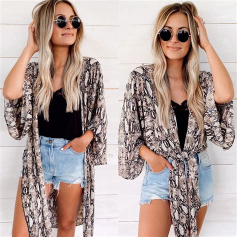 Trendy Outfit Idea Snakeskin Trendy Outfits Print Kimono Outfit