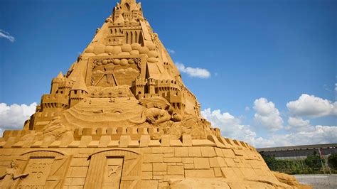Worlds Biggest Sandcastle Built In Denmark With 5000 Tons Of Sand