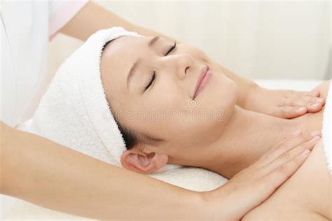 Woman Getting A Body Massage Stock Image Image Of Comfort Makeup 135282945
