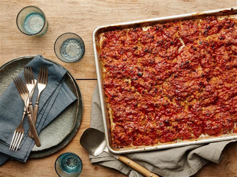 Do you cover meatloaf when cooking in the oven? How Long To Cook A Meatloaf At 400 / Classic Meatloaf ...