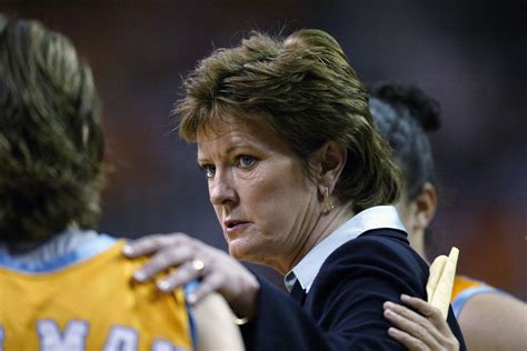 Pat Summitt Tennessee Basketball Coach Who Emboldened Womens Sports