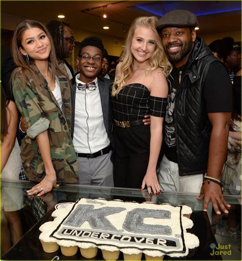 Zendaya Parties With Her Kc Undercover Co Stars At The Premiere